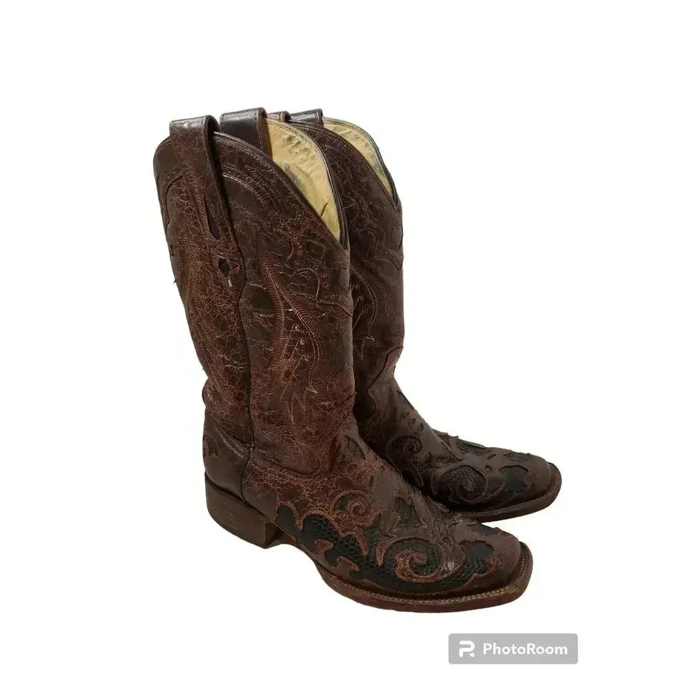 Elegant Brown Embroidered Ankle Booties - Picture 3 of 7